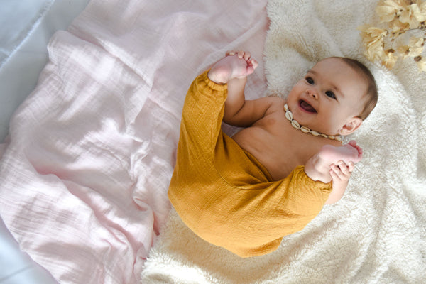 Calça unissex  algodão cru  de Bebê Trend Mostarda - Calca saurel - Calca Harem Baby Bella Style roupas para bebes